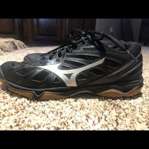 Mizuno volleyball shoes -women
